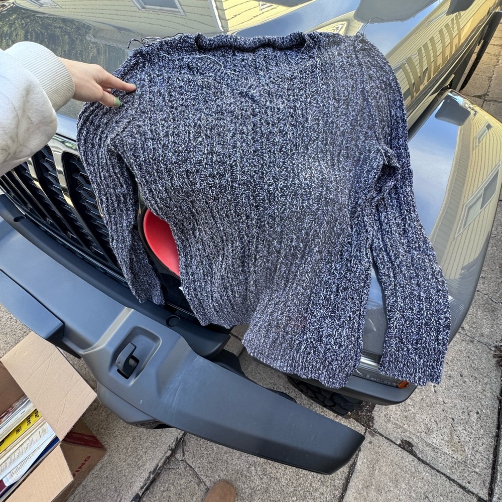 Women's Marled V-Neck Sweater in Charcoal